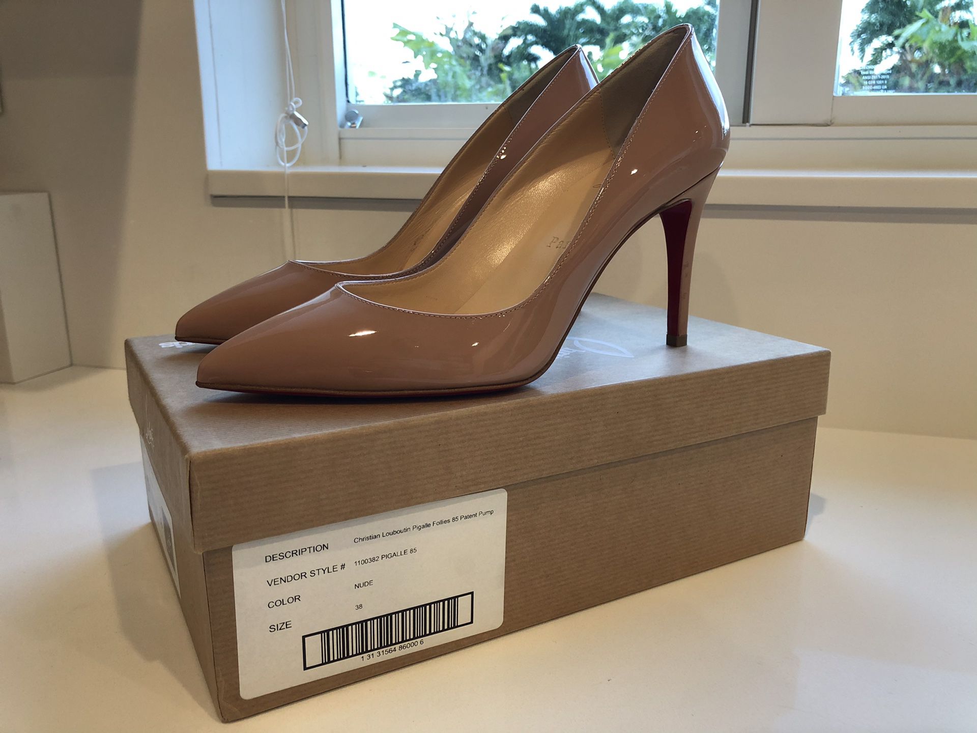 REDUCED! Christian Louboutin Pigalle 85- brand new, never worn!