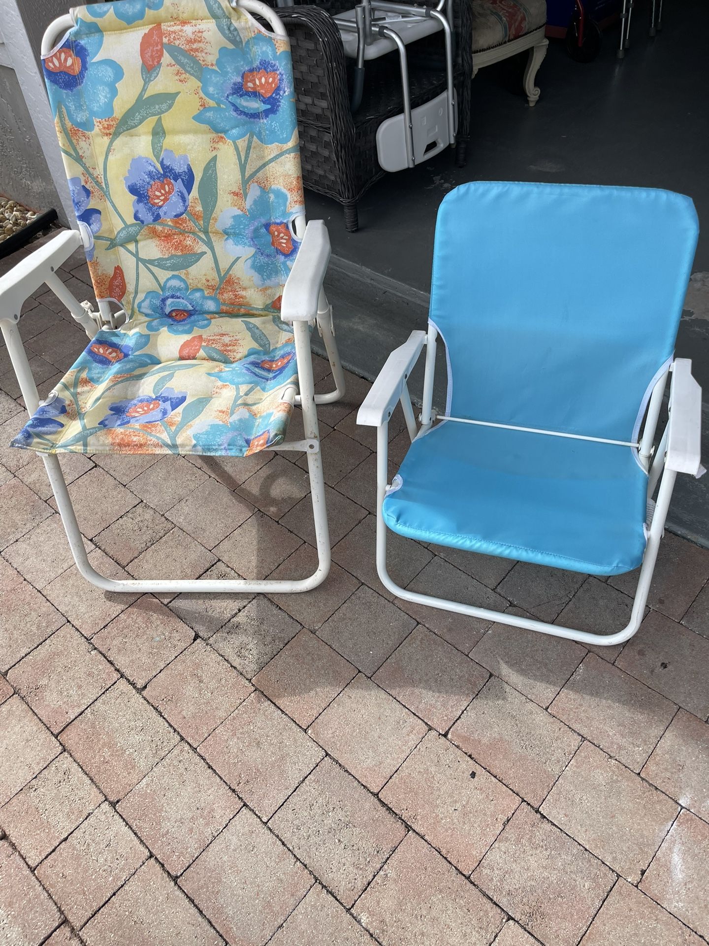 2 Beach Chairs