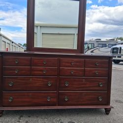 Free Delivery! 6 Drawer Dresser & Mirror 