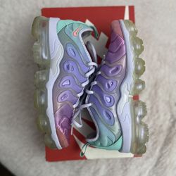 WMNS Air Vapor Max Plus Easter $50