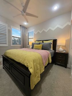 🛏️ Queen Bed Frame with Headboard & Box Spring – Great Condition!