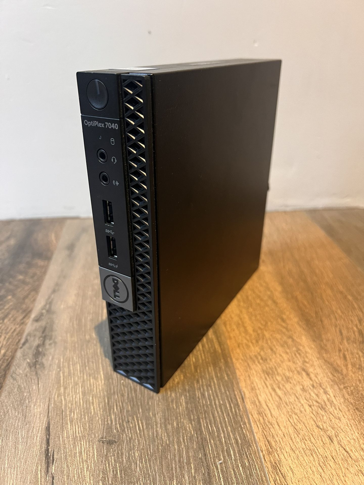 Dell OptiPlex 7040 Micro Desktop PC