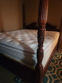 Free 4 Post Wooden Bed w/beautyrest Mattress and box spring.