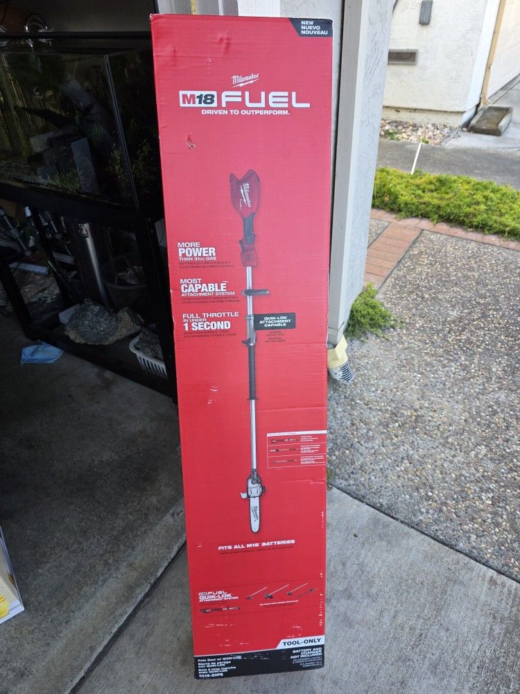 Milwaukee M18 FUEL 18V 10 in. Brushless Cordless Battery Powered Pole Saw with QUIK-LOK Attachment Capability (Tool-Only)