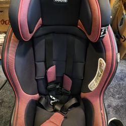Chicco Carseat In Good Condition. I Have 3 More For Sale. 