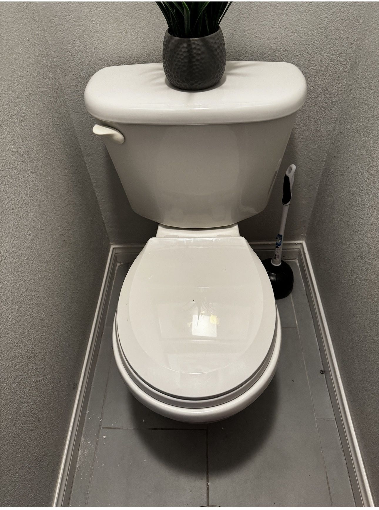 Slightly Used Toilet – Clean, Works Perfectly