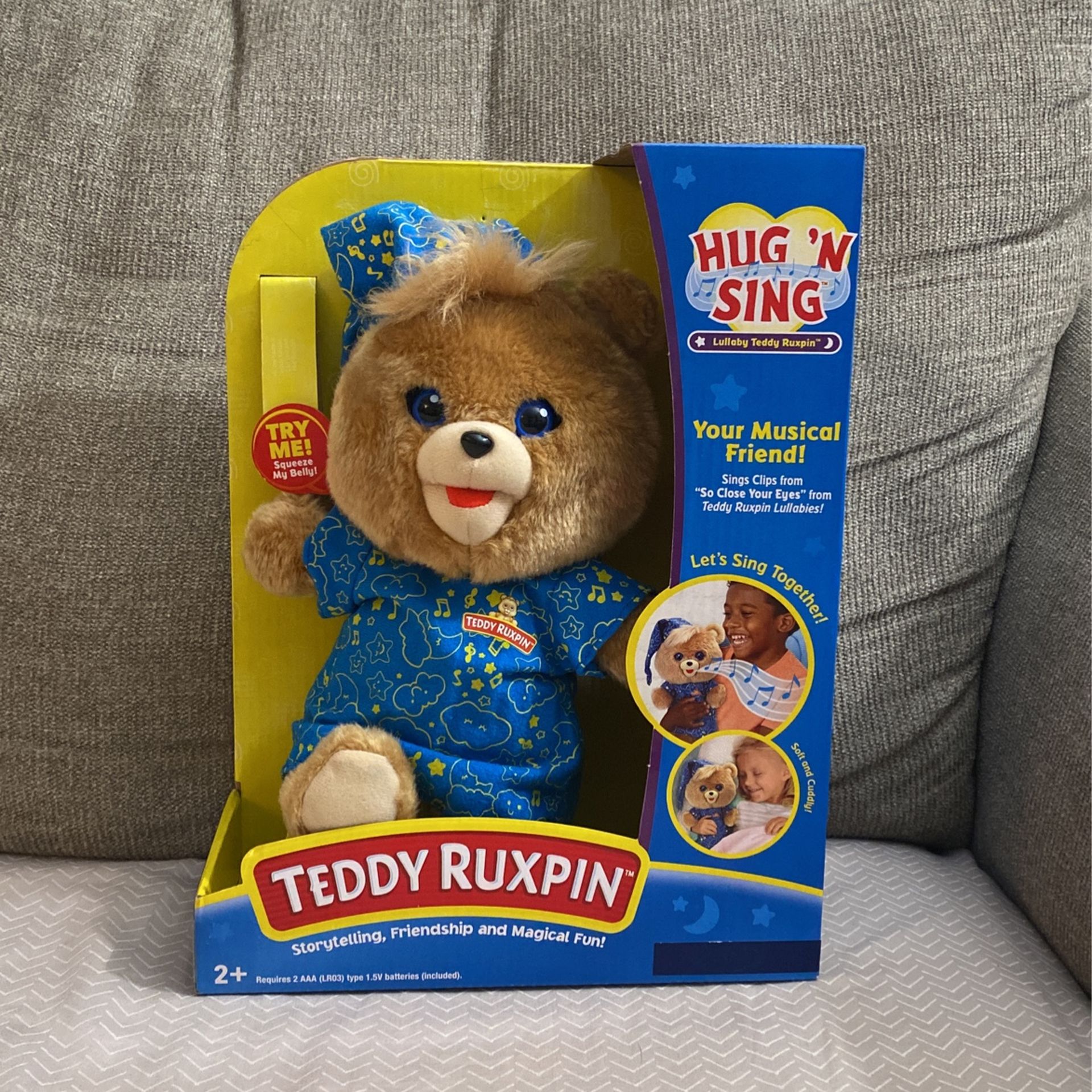 Teddy Ruxpin Hug ‘N Sing