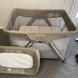 Nuna pack and play With Changing Table