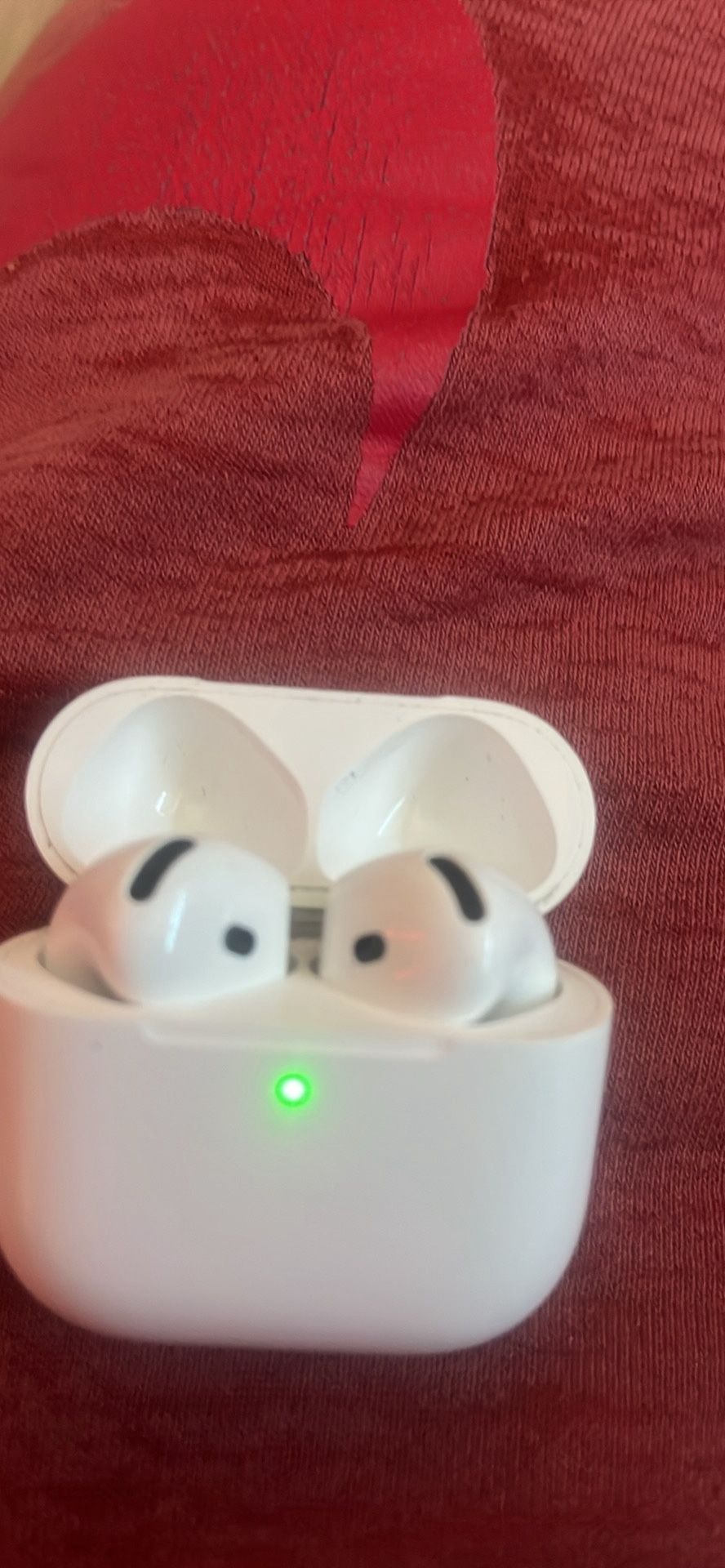 AirPods 4