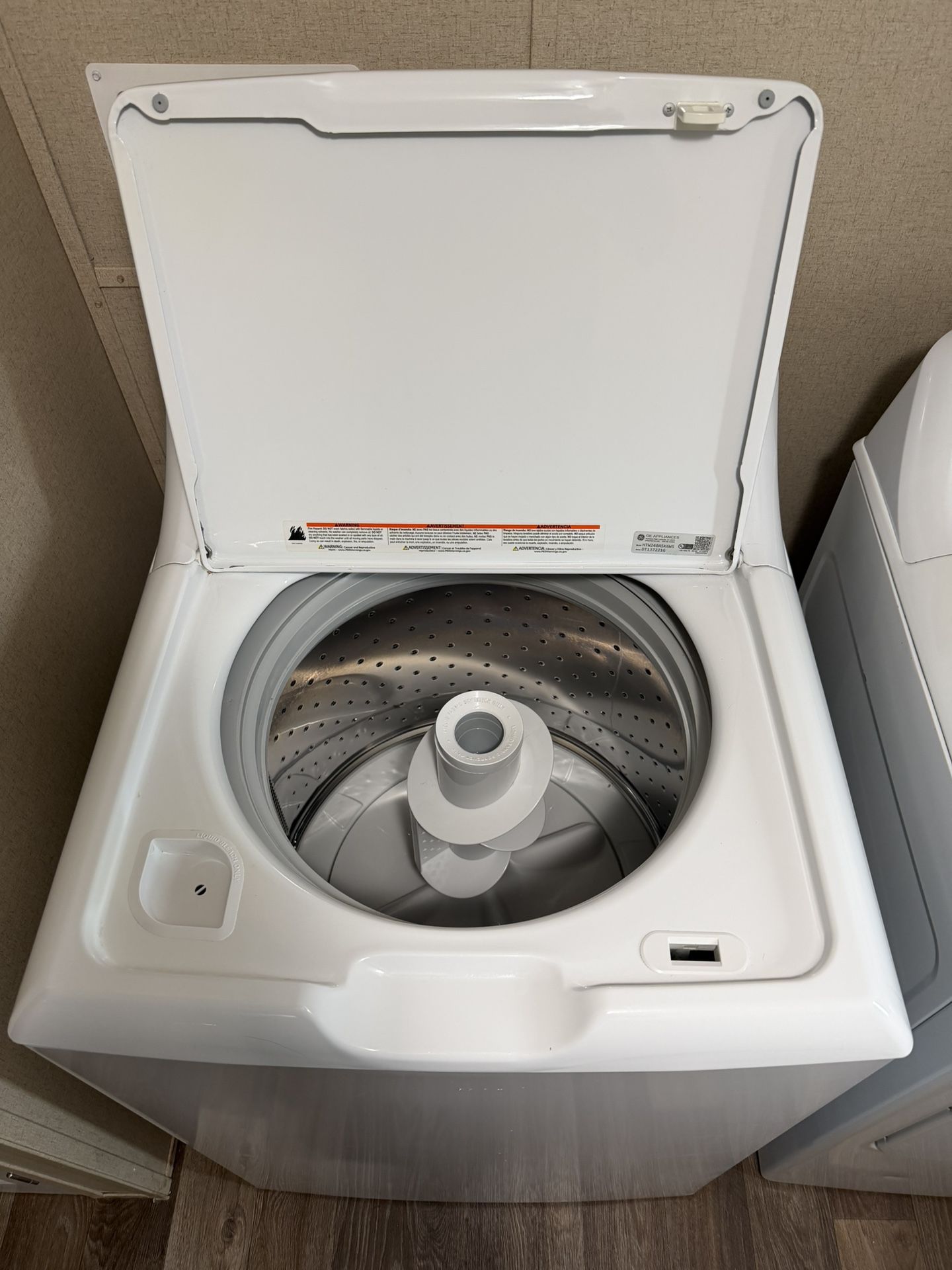 Hotpoint Washer And Dryer Set.