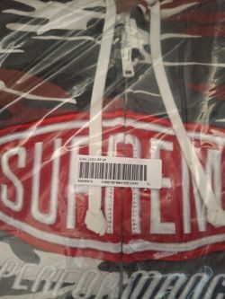 SUPREME HOODIE RED CAMO ZIPPER