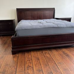 Wood Bed Frame, 2 Nightstands, Dresser & Mirror