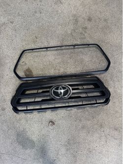 Toyota Tacoma grille and molding
