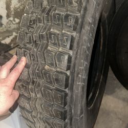 11R 22.5 Tire  Recap  120$OBO