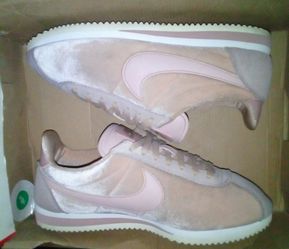 Nike Classic Cortez SE Particle Beige Women's Size 9.5 (902856-202)
