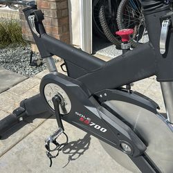 Sole SB700 stationary training bike