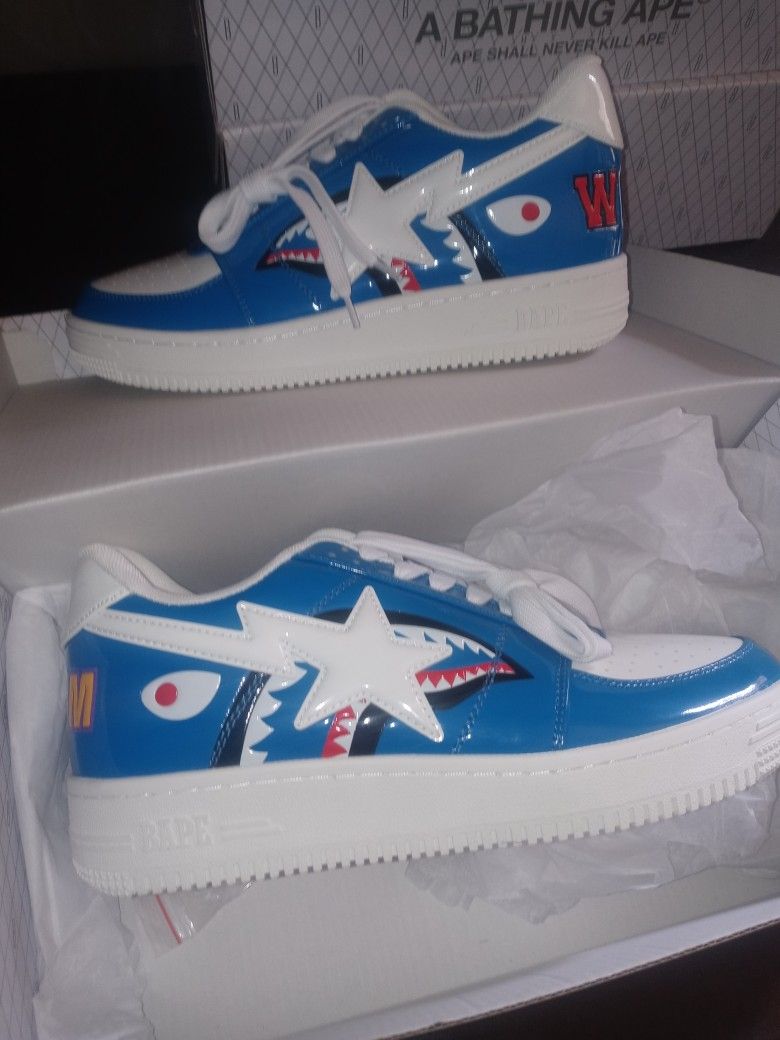 Bathing Apes