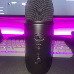 BLUE YETI USB MICROPHONE 