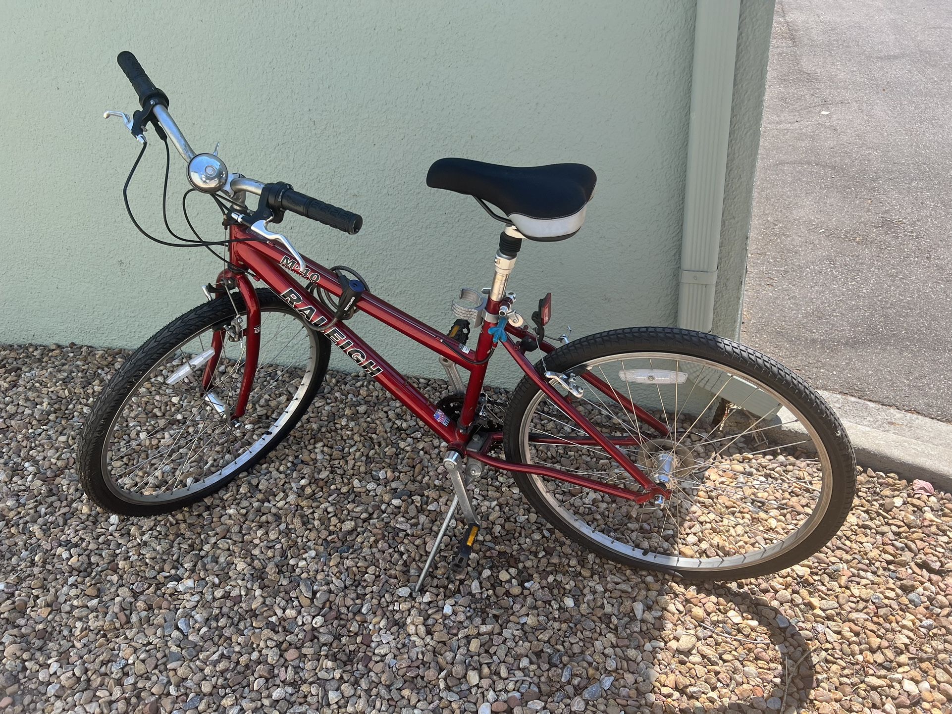 Raleigh m40 mountain trail bike price hotsell