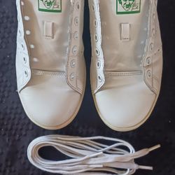 ADIDAS STAN SMITH WHITE ON GREEN SHOES SIZE 10 EURO 42.5 

RETAIL NEW $80