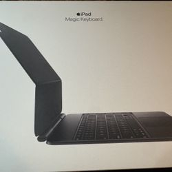 Apple Magic Keyboard iPad Pro 13”