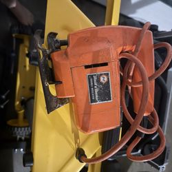 Corded Black And Decker Jigsaw (with Blades)