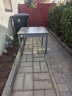 Free Dining Table