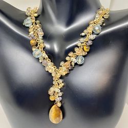 Avon necklace with jasper antique gold