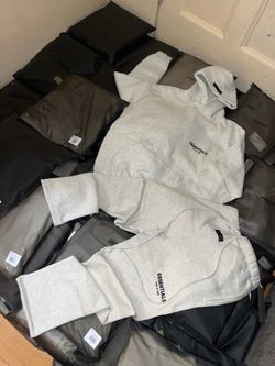 Essential hoodie