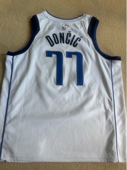 Luka Doncic Authentic Dallas Mavericks throw back. XL size 52.