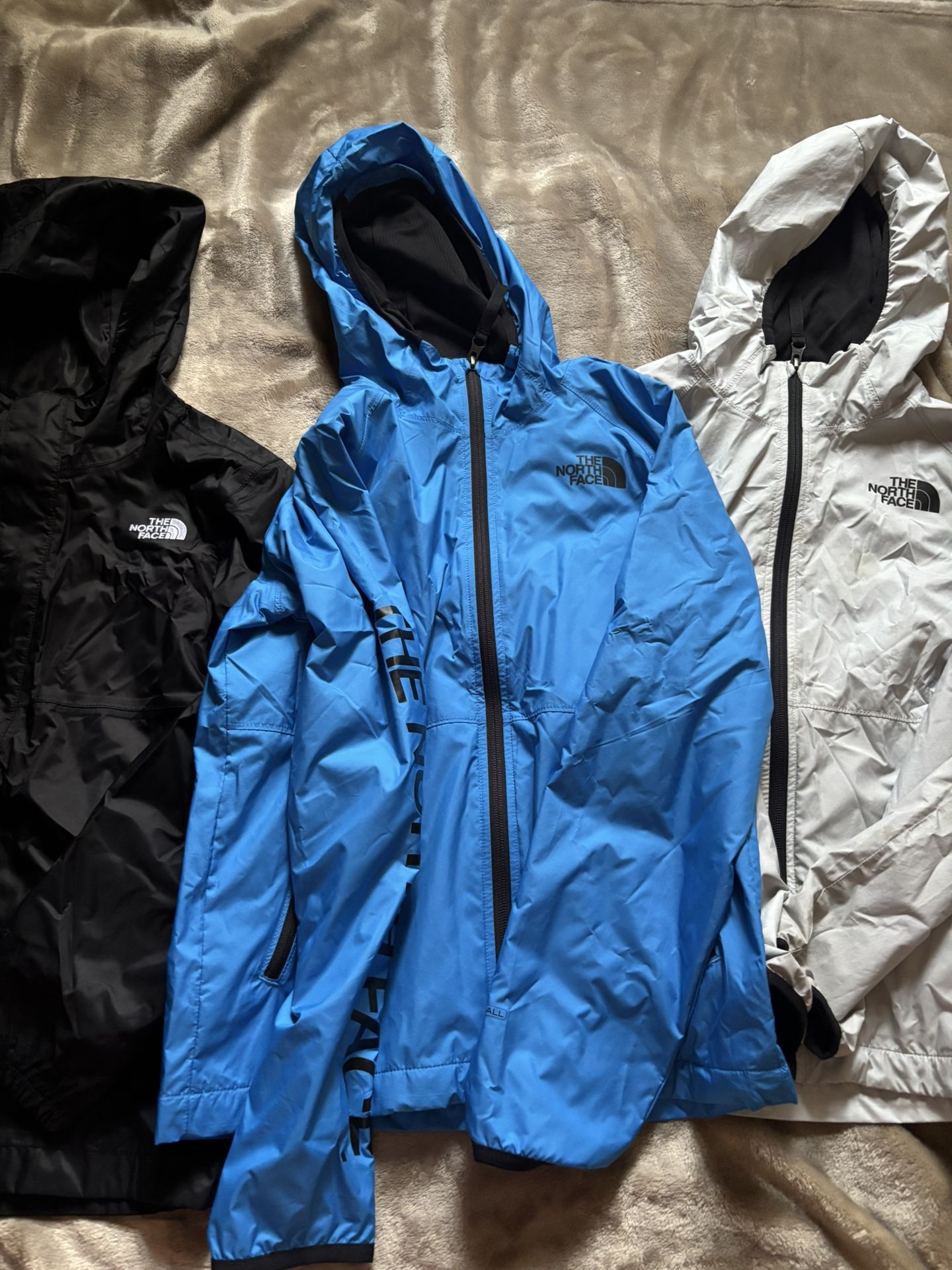 Kids medium north face windbreaker