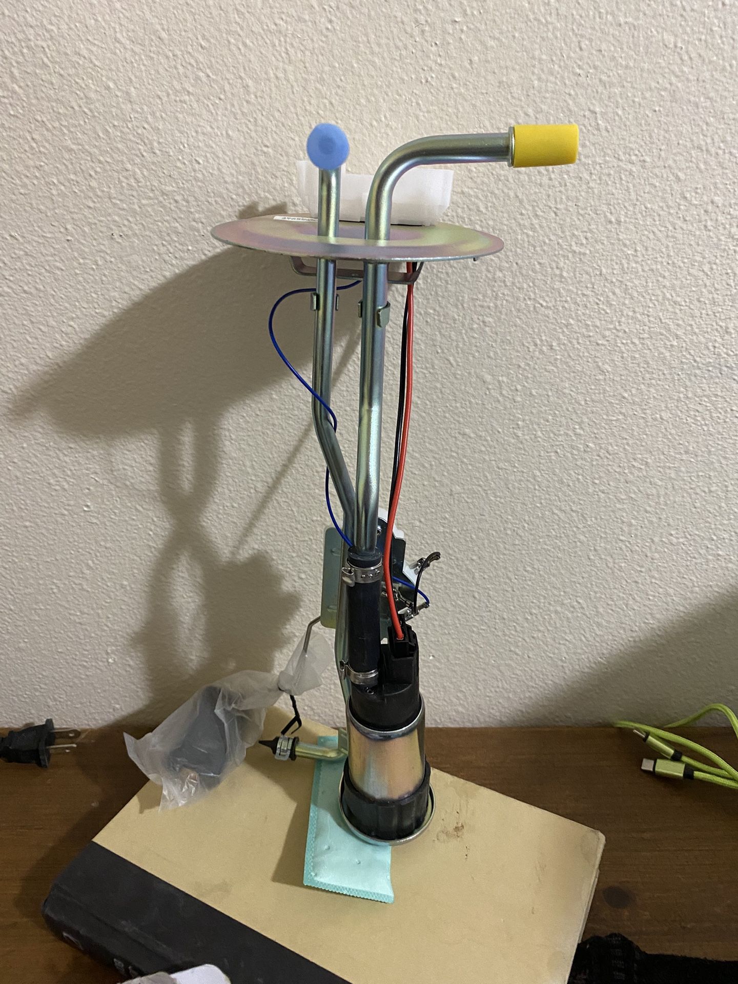 Fuel Pump For Ranger/ Mazda B2000