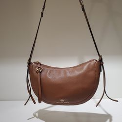 Michael Kors Camden Pebbled Leather Small Messenger Bag - Excellent Condition