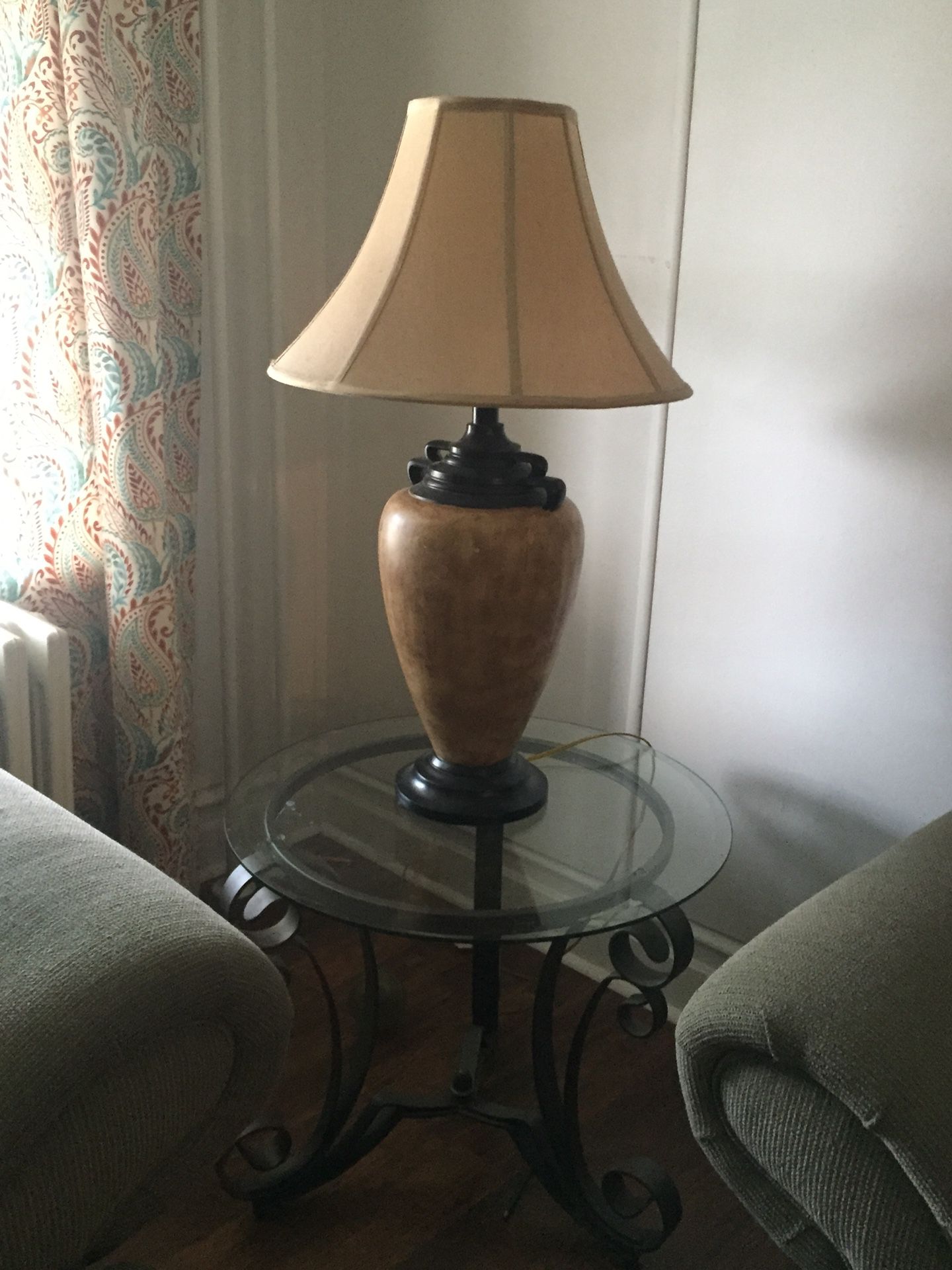 Marble like lamps. Antique look. Used but in very well condition.