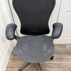 Herman Miller Mirra 2 FULLY LOADED !!