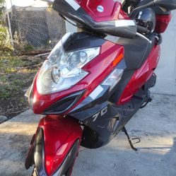 Italica Raptor E 150cc scooter