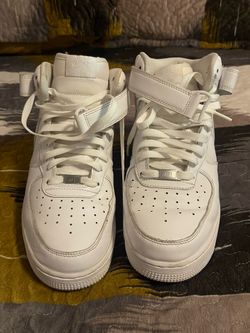 Men's white Nike sneakers, size 10.5