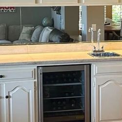 GE MONOGRAM Freestanding/Built-In Beverage Center / Wine Cooler