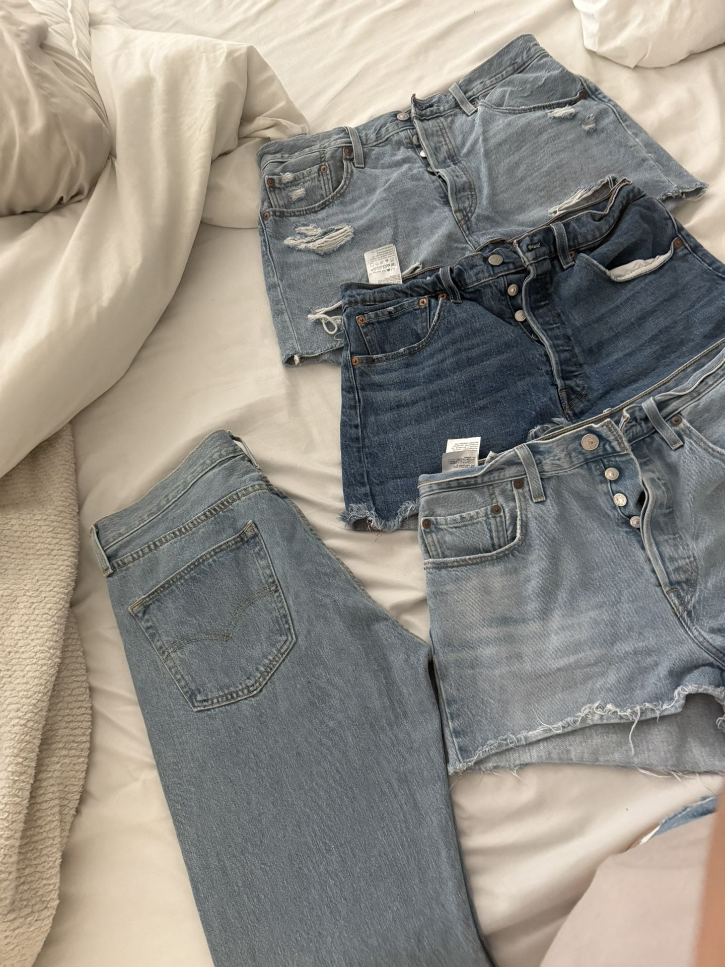 Levi’s Shorts/Jean