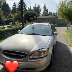 2004 Ford Taurus