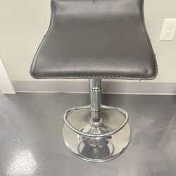 Black Adjustable Bar Stool with Chrome Base – Gently Used