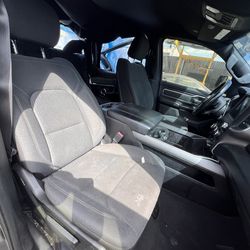Front Passenger Side Seat  NEW STYLE RAM 1(contact info removed) 2026 Asiento delantero copiloto derecho RAM 1(contact info removed) al 2026 MODELO NU