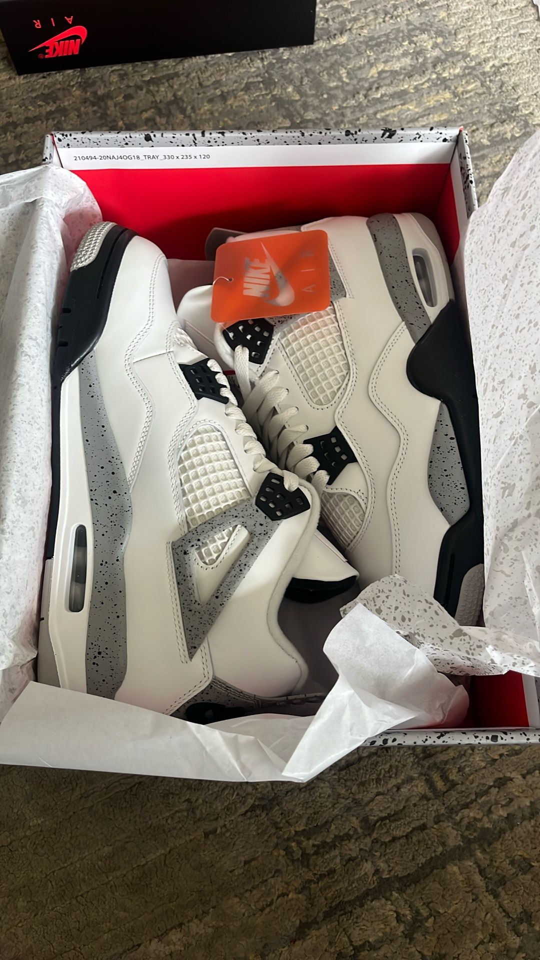 Jordan 4s White Cement📦✅