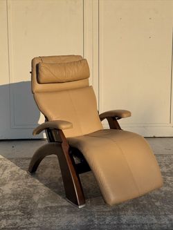 Zero Gravity Recliner