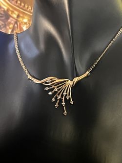 💎 10K Yellow Gold Diamond Starburst Necklace 