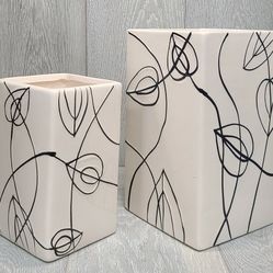 Plant pot, vase or planter whit black design