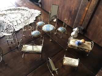 Antique little doll furniture .. was my grandmas