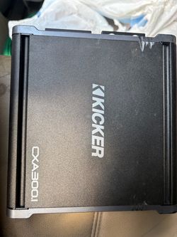 Kicker competition sub and 2 amps