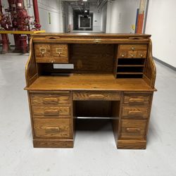 Desk $250 - Free Delivery 