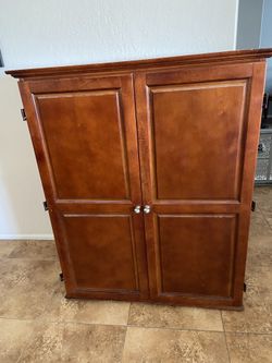 Computer Desk/cabinet